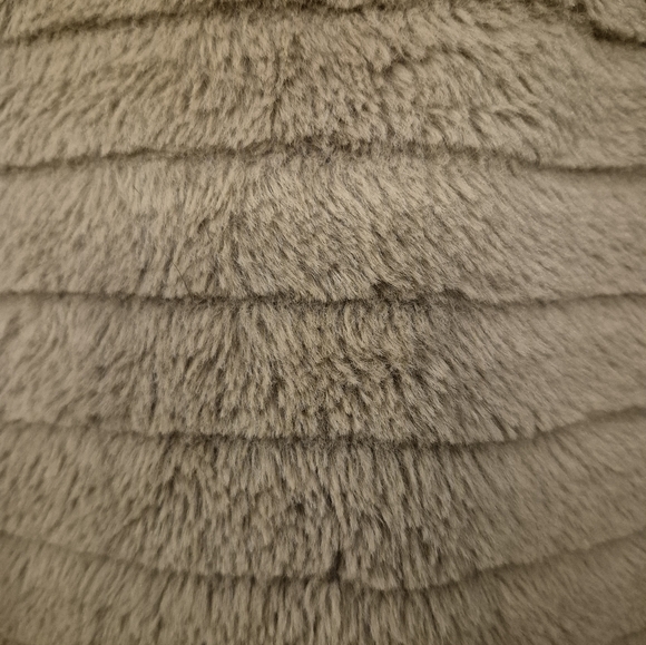 Carmen Marc Valvo Faux Fur Lined Coat Size Medium - Picture 10 of 10